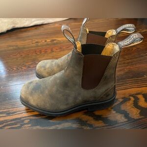 Women’s Blundstone Chelsea boots